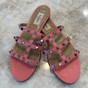 Valentino sandals in a lovely pink- never worn